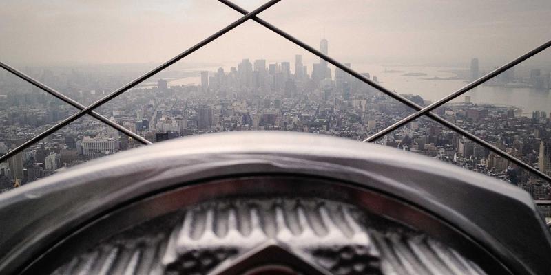 从T台到指尖：时尚编辑如何在数字平台重塑穿搭话语权