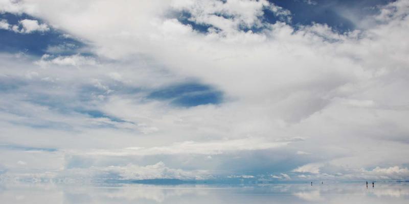 元宇宙中的虚拟时装：数字身份构建与NFT服饰收藏潮流指南