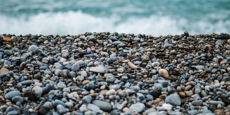 虚拟偶像的衣橱经济学：数字时装如何重塑元宇宙中的潮流与服饰时尚